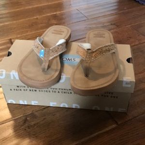 Toms flip flops